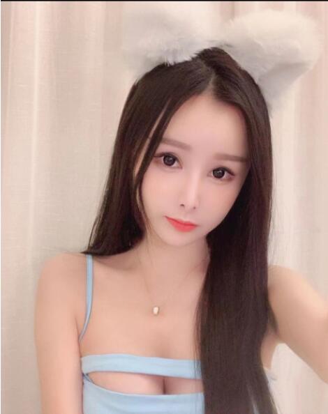 看起来可爱的奶妹妹