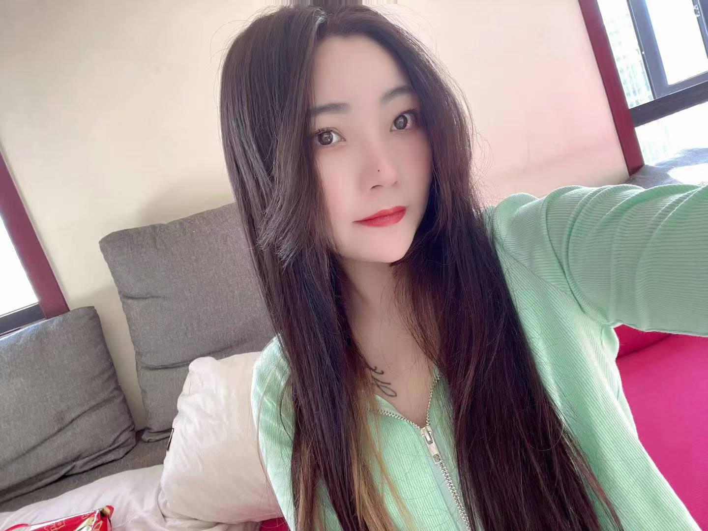 汉口依依非常漂亮的妹子